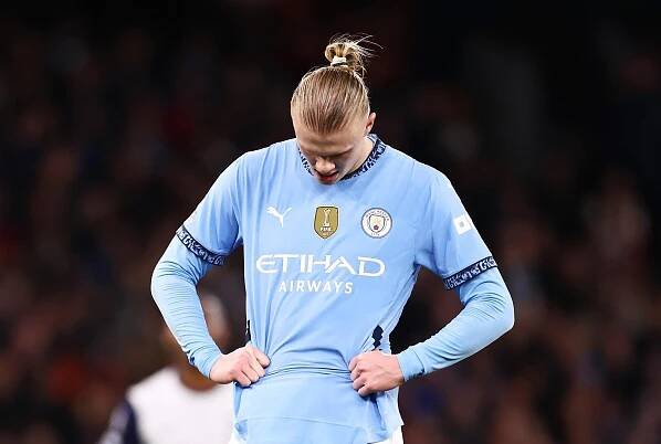 Nejen Sparta se trápí. Manchester City prohrál pátý zápas v řadě, utrpěl debakl