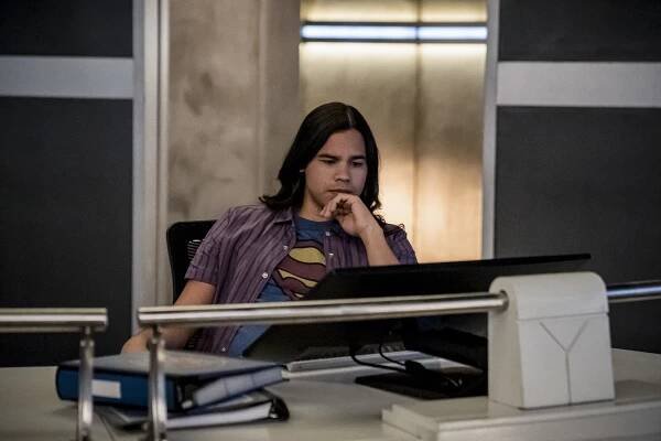 Flash - Marathon - Z filmu - Carlos Valdes