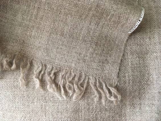 Soubor:Handwoven-kashmir-pashmina.jpg – Wikipedie