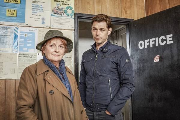 Zločiny z vřesovišť - Série 8 - Z filmu - Brenda Blethyn, Kenny Doughty