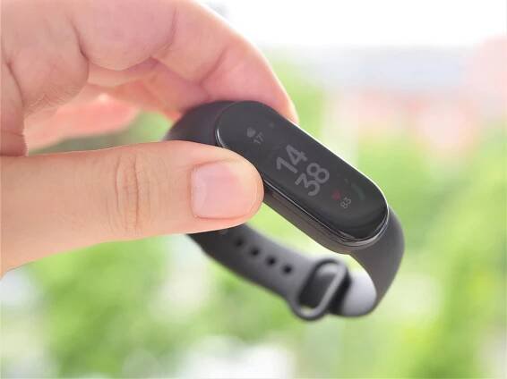 Chytrý náramek Xiaomi Mi Band 6 se bude líbit, ale novinek mohlo být víc