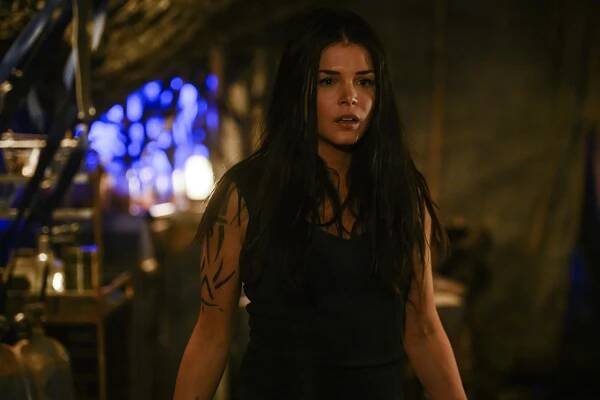 Prvních 100 - What You Take with You - Z filmu - Marie Avgeropoulos