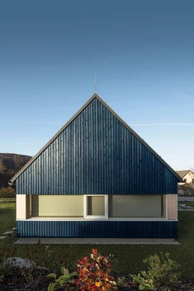 archiweb.cz - Chata v Jizerských horách | Wooden cabins, Cabin, Wood architecture