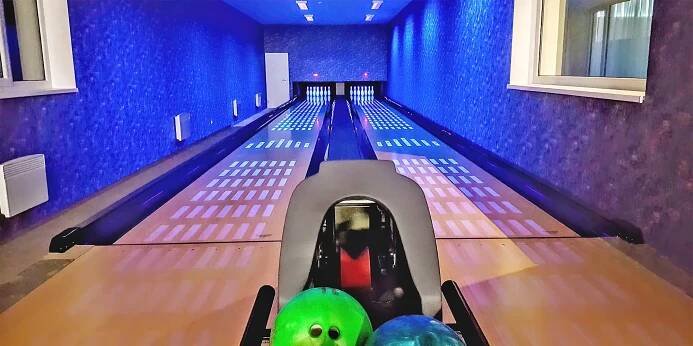 Hodina bowlingu až pro 6 hráčů a tatarák nebo mojita - Image 3