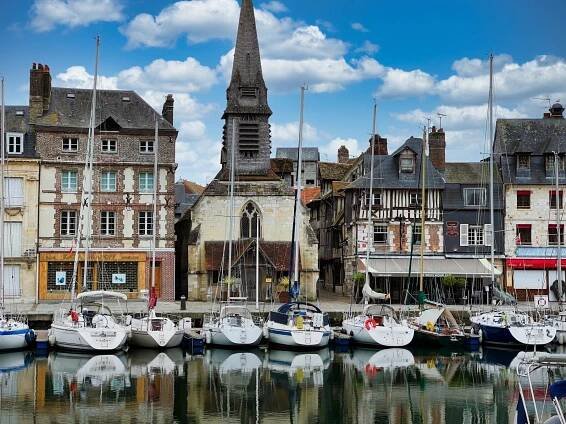 Honfleur тоже маленький и милый