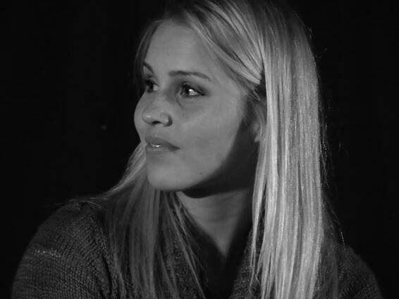 Soubor:Claire Holt (7446094272).jpg – Wikipedie