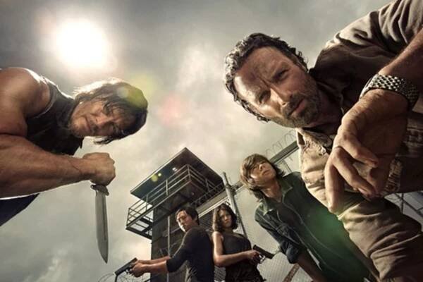 Snímek ze seriálu The Walking Dead (Živí mrtví)