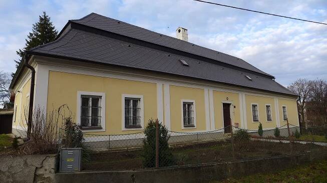 Soubor:Rokytnice nad Rokytnou - fara.JPG