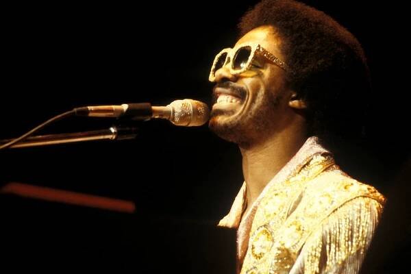 Stevie Wonder performs on stage at Madison Square Garden, New York, December 1979. (Photo by Michael Putland/Getty Images)