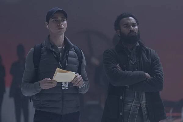 Franšíza - Scéna 83: Příchod Chrchlana - Z filmu - Isaac Powell, Himesh Patel