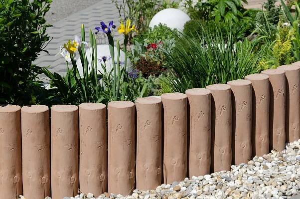 Betonová palisáda kruhová DEKOR dřevo | Beton E-shop