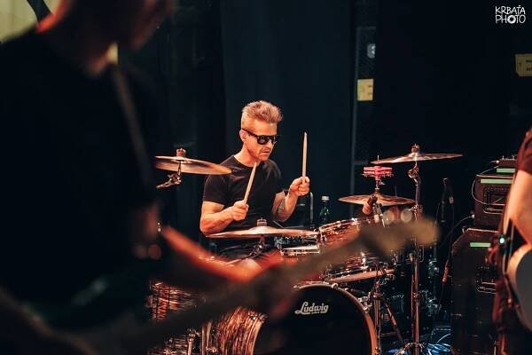 Podujatie Peter Cmorík & band | DKC Veritas - Multifunkčný priestor na kultúrne a spoločenské podujatia