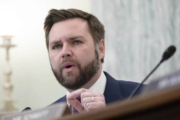 Republicans warn of ‘impeachment time bomb’ in Ukraine aid that could target Trump