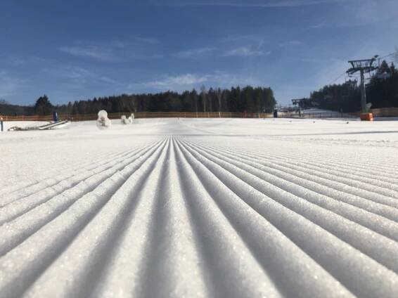 LIPNO NAD VLTAVOU: Aktuálně ze skiareálu: Místní ledovec. Dopoledne lyže, odpoledne pak koloZa krásnější Vimperk