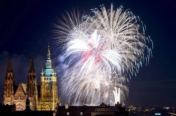 Na oslavy Nového roku do Prahy autem nejezděte: Omezí se parkování, uzavřou ulice