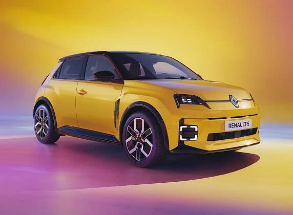 Nový Renault 5 E-Tech přijíždí jako stylový elektromobil s nádechem retra