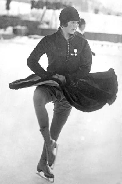 Soubor:Bundesarchiv Bild 102-11013A, Sonja Henie.jpg – Wikipedie