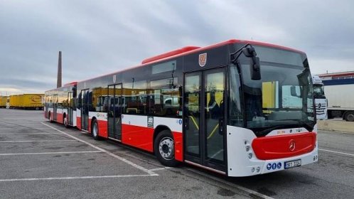 Cestující v Brně plivl na řidiče autobusu