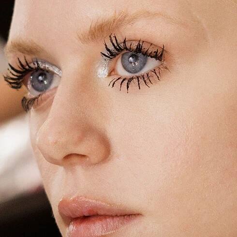 Mascara Lovers: Lash Painting Is the Makeup Trick You Need to Try for Clump-Free Lashes
