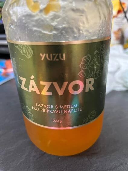 Zázvor s medem pro přípravu nápojů Yuzu