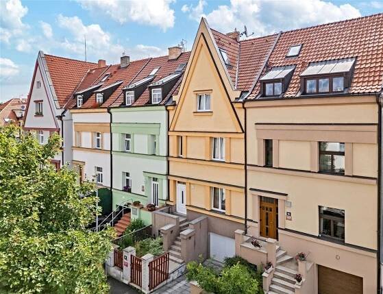 Rodinná vila na Hanspaulce, 6+1,/G, 243m2, ulice Nad Šárkou, Praha 6, obrázek č. 1