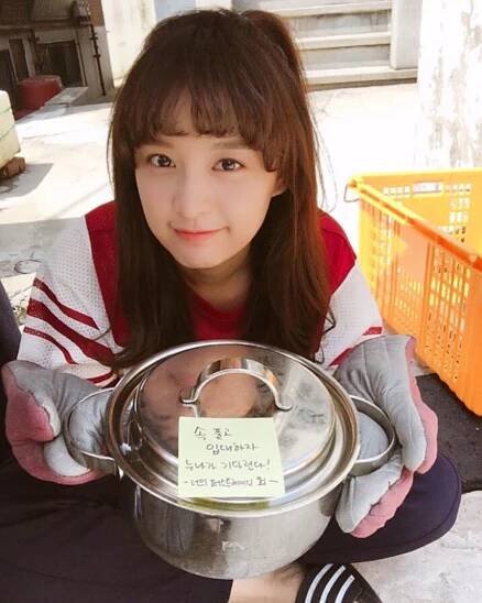Kim Ji-won - Biography, Height & Life Story | Super Stars Bio