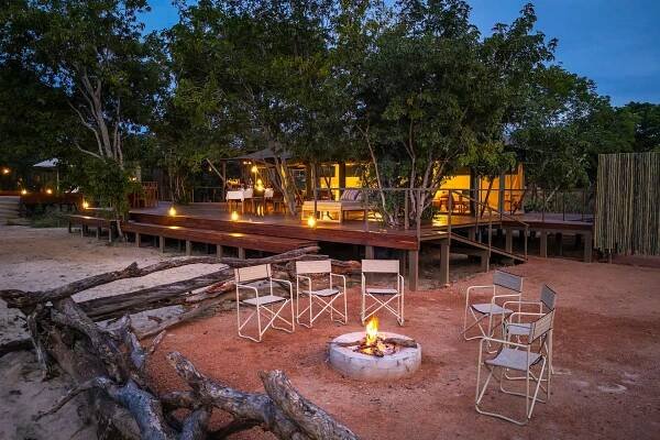 Wild Expeditions - Camp Hwange & Muddy Teak