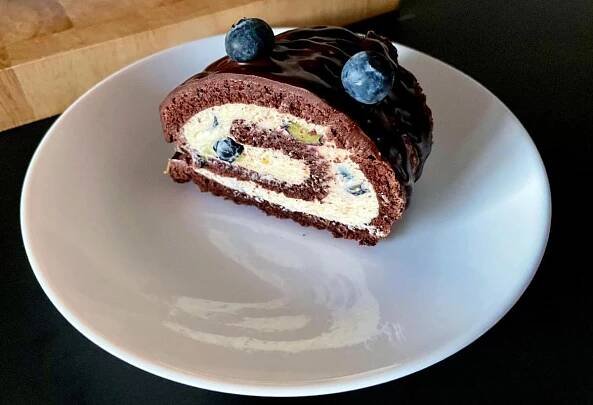 Kakaová roláda lowcarb, krém smetana+mascarpone