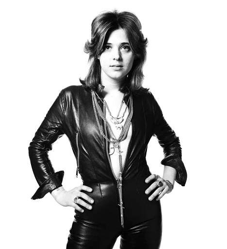 SUZI QUATRO: ZPÍVÁM LÉPE, NEŽ JSEM KDY VE SVÉM ŽIVOTĚ ZPÍVALA – KARLA TALLAS