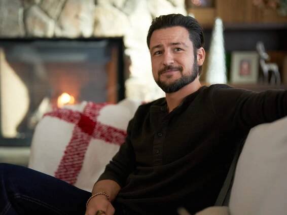 Hallmark Fans Are Overjoyed as Tyler Hynes Shares a First Look at His Much-Anticipated Holiday Movie