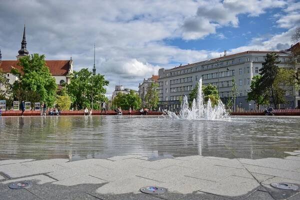 Moravské náměstí – srdce Brna, které nikdy nespí – Památky Brno