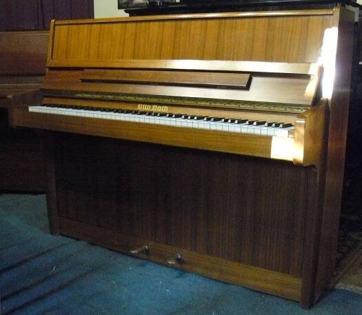 Otto Bach Upright Piano (042)