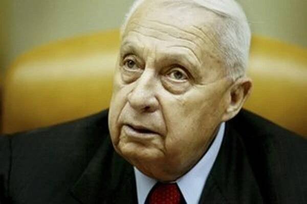 Po ôsmich rokoch v kóme zomrel izraelský expremiér Ariel Šaron