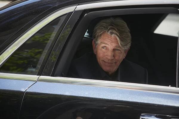 Kravaťáci - Máš padáka - Z filmu - Eric Roberts