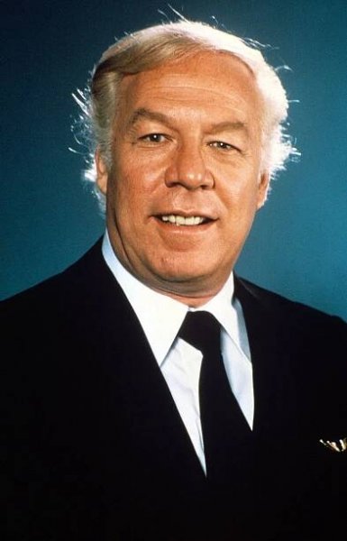 Zemřel herec George Kennedy (†91), hvězda Dallasu, Bláznivé střely nebo Tuctu špinavců