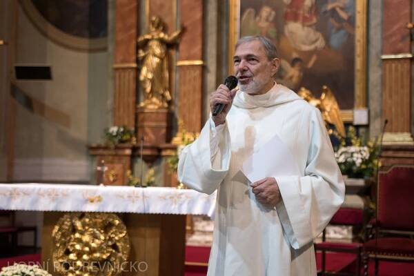 Schola Gregoriana Pragensis zpívala ve Vizovicích k poctě svaté Ludmily - Horní Podřevnicko