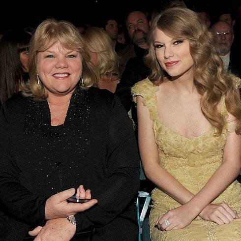 Andrea Swift and Taylor Swift