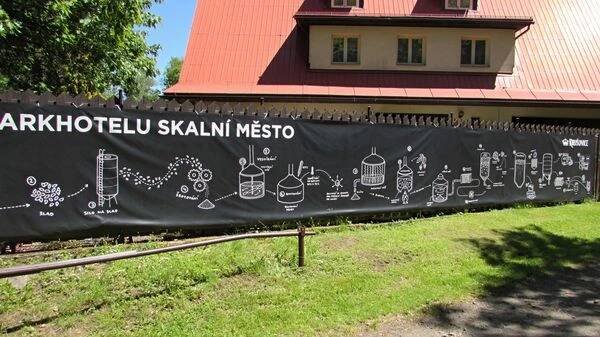 Restaurace Parkhotelu Skalní město foto 5