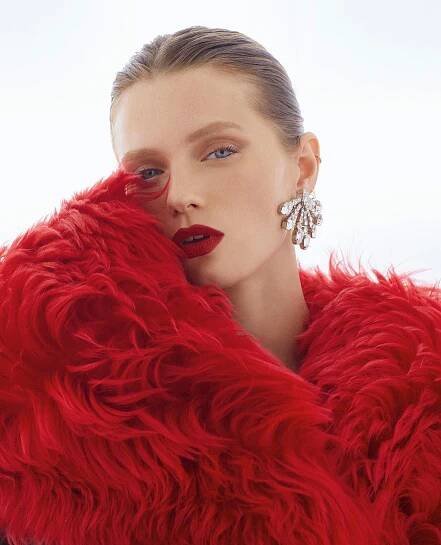 Abbey Lee, coverstar zářijového vydání Vogue CS