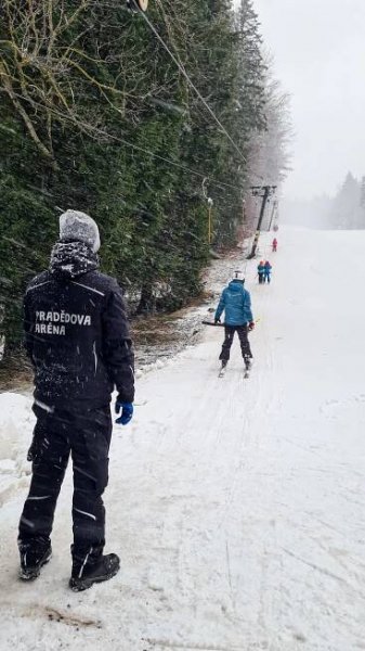 Karlova Studánka - Pradědova aréna - lyžování a sníh na sjezdovkách