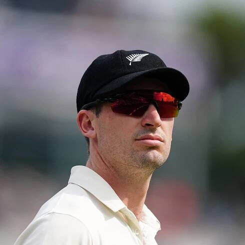 Will Young hits century on Nottinghamshire debut to frustrate leaders Surrey