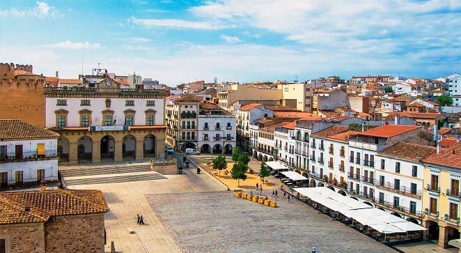 Cáceres - hlavní náměstí Plaza Mayor a radnice