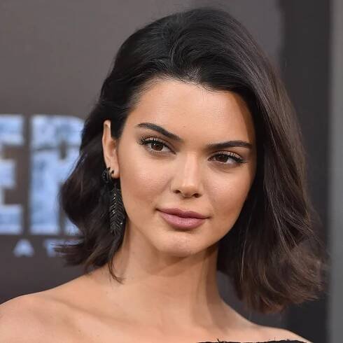 Kendall Jenner Debuts Pixie Resembling Kris Jenner's at NYFW