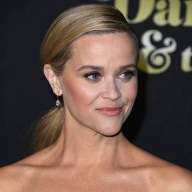 Reese Witherspoon Vulnerably Shares That She Fell Apart and “Broke” a Year Ago: “I Cried and Cried”