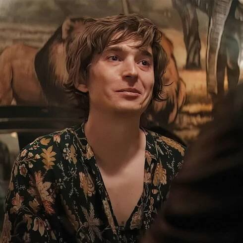 In Wolfs, Austin Abrams makes George Clooney and Brad Pitt even better