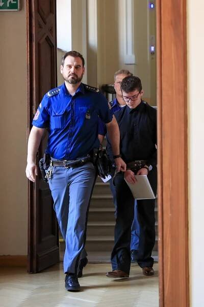 S mužem měl sex, pak ho bestiálně ubodal. Mladík chtěl nižší trest, u soudu neuspěl