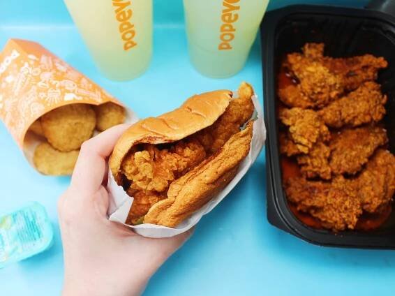 Review: Popeyes new pickle menu, chicken sandwich, pickle glaze wings