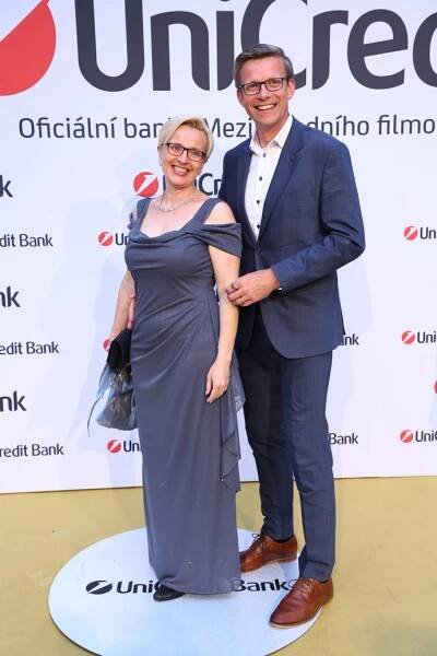 FOTO: Kupka s manželkou byli velmi umírnění. – stránka 9