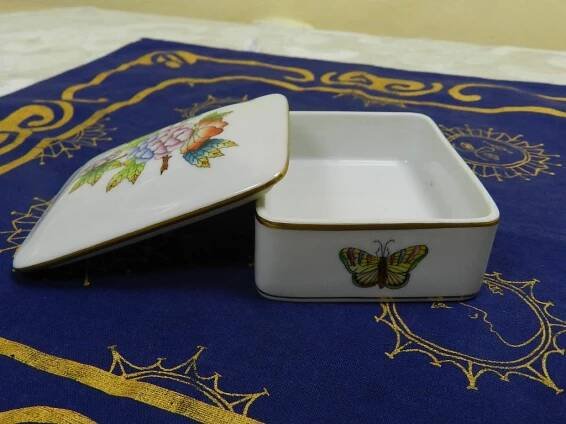 Porcelánová Dóza Šperkovnice Motýli Herend Hungary Signováno | Aukro