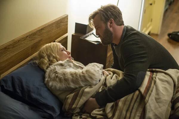 Batesův motel - Norma Louise - Z filmu - Vera Farmiga, Joshua Leonard